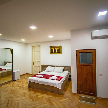 Nana'S Guesthouse Batumi Luaran gambar