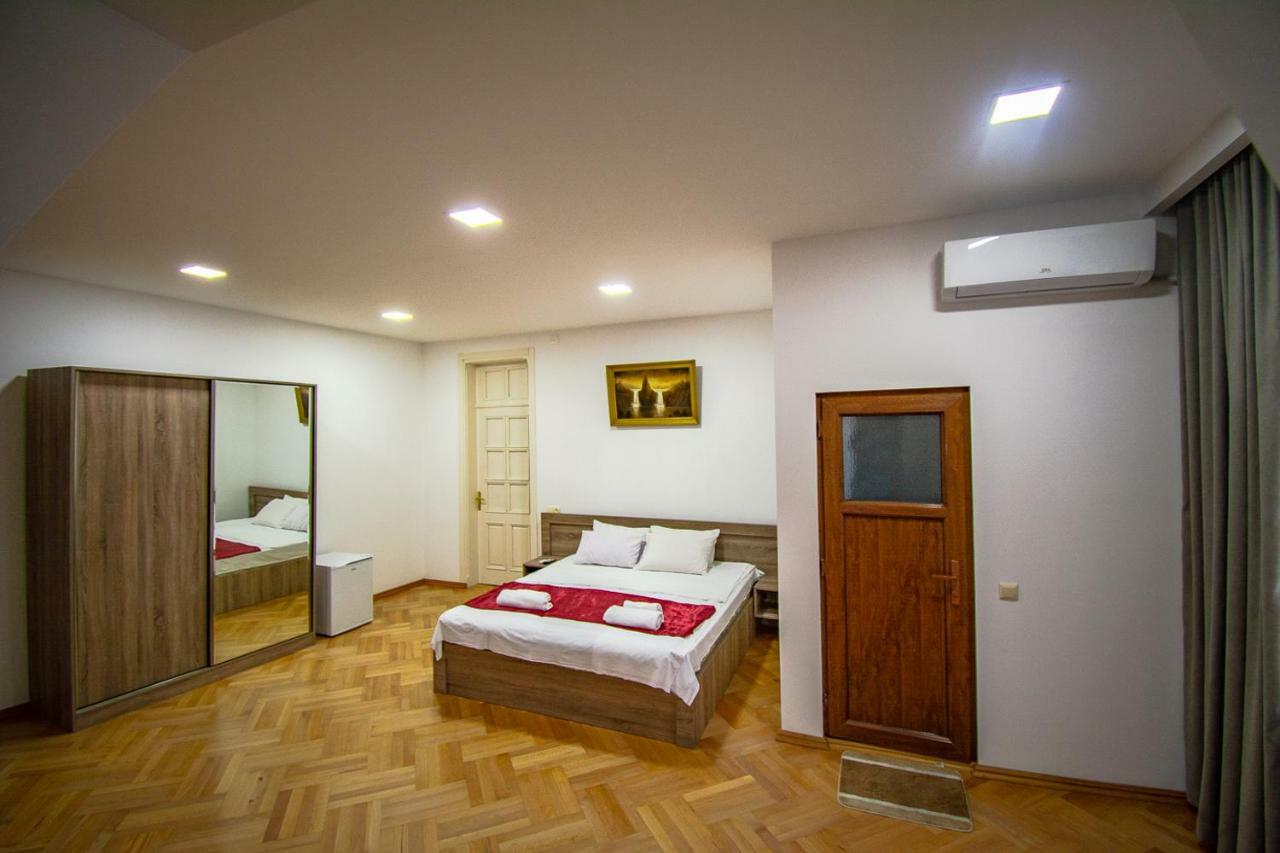 Nana'S Guesthouse Batumi Luaran gambar